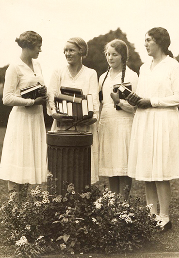 1932_Dorothy Roseby with Prizes_369x532