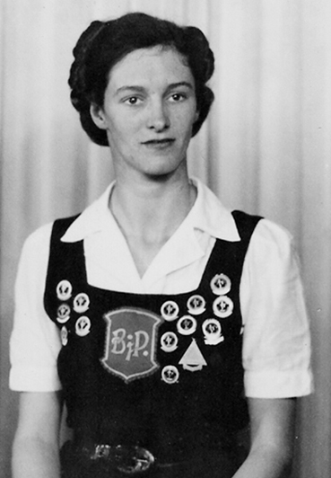 1936_Joan Beck_369x532